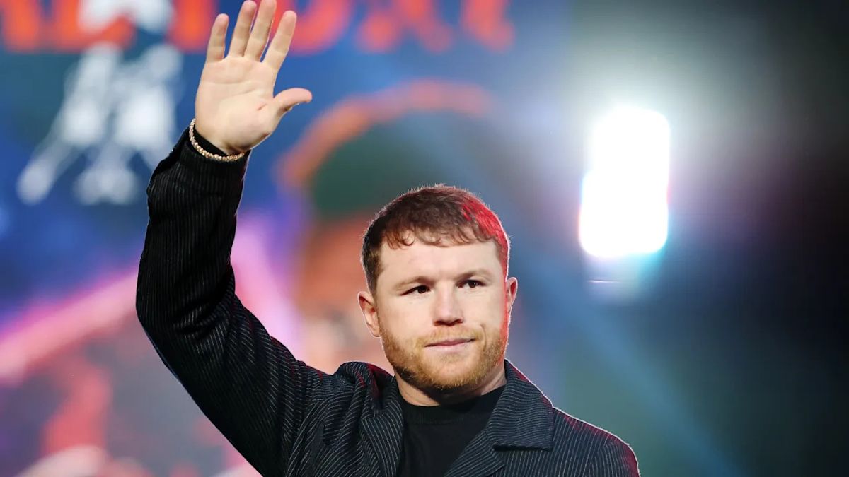 Saúl Canelo Álvarez y Christian Mbilli chocan en Riad por el cetro
