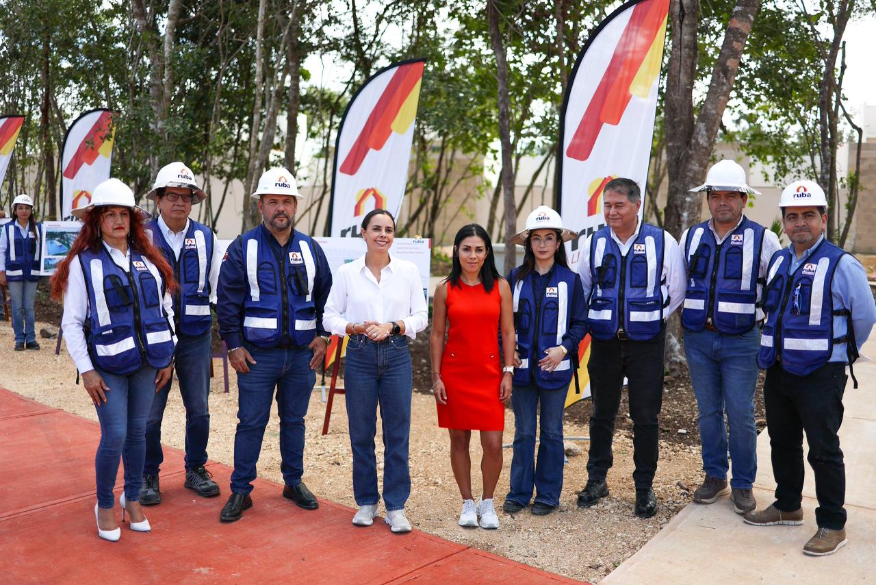 Ana Paty Peralta constata proyecto del parque Gran Kabah en Cancún
